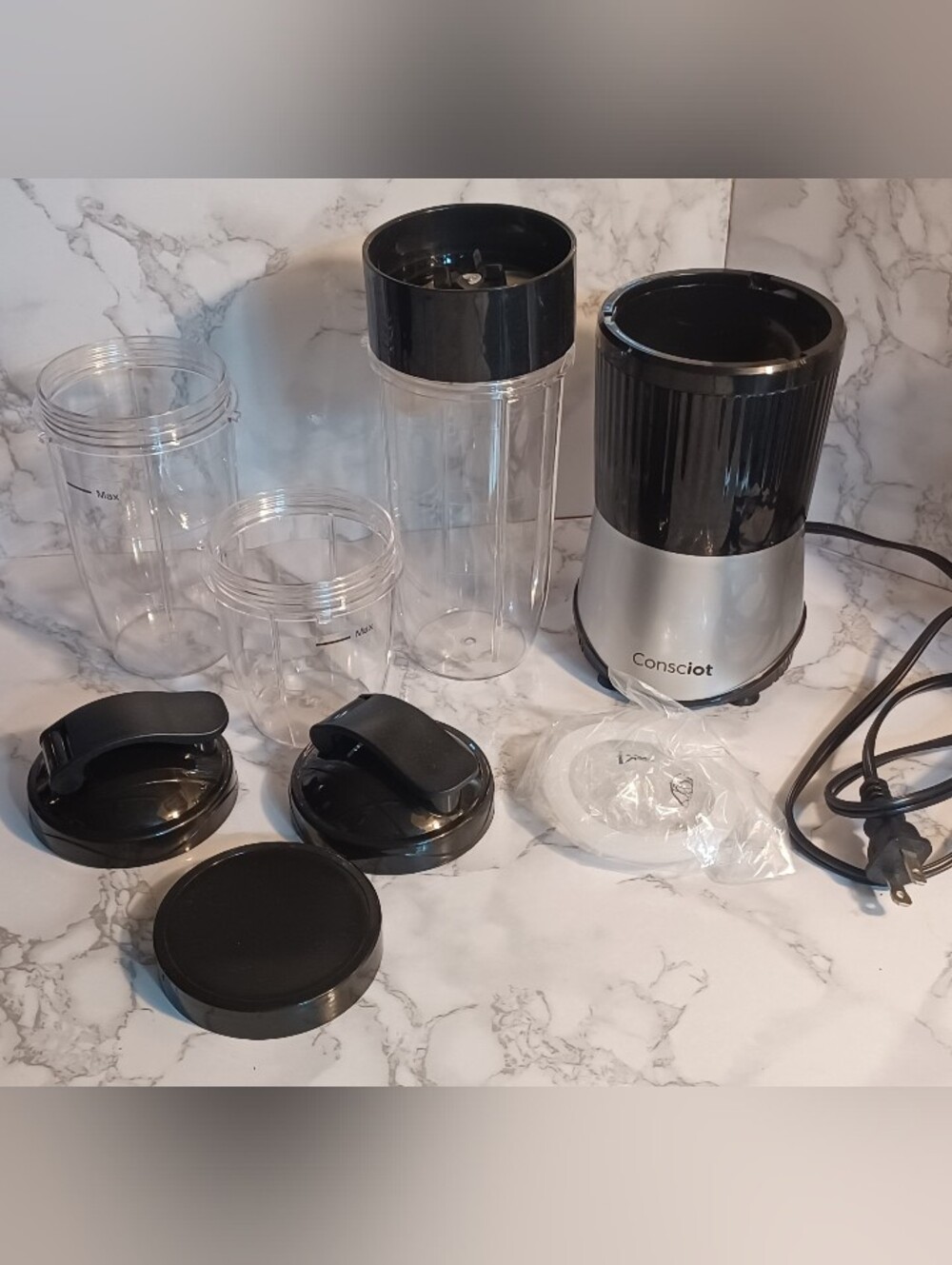 Consciot Personal Blender with Travel Cups - Black/Silver